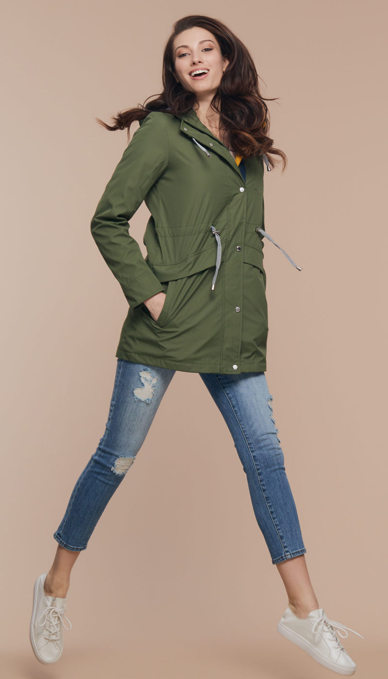MODERN HOODED ANORAK