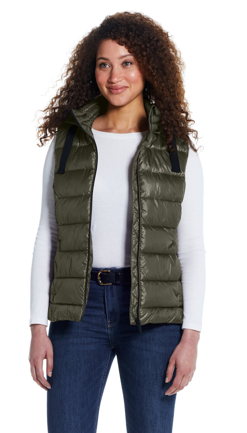 HOODED PUFFER VEST